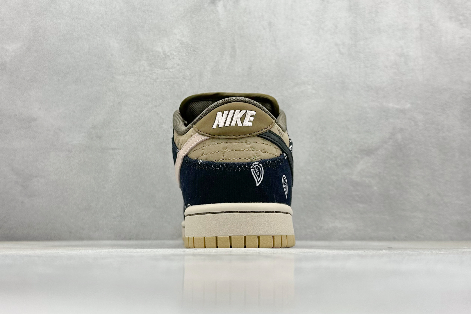  终端放店
YH版 Nike Dunk  SB Low 男女同款潮流板鞋 腰果花
全新细节升级 原厂原档