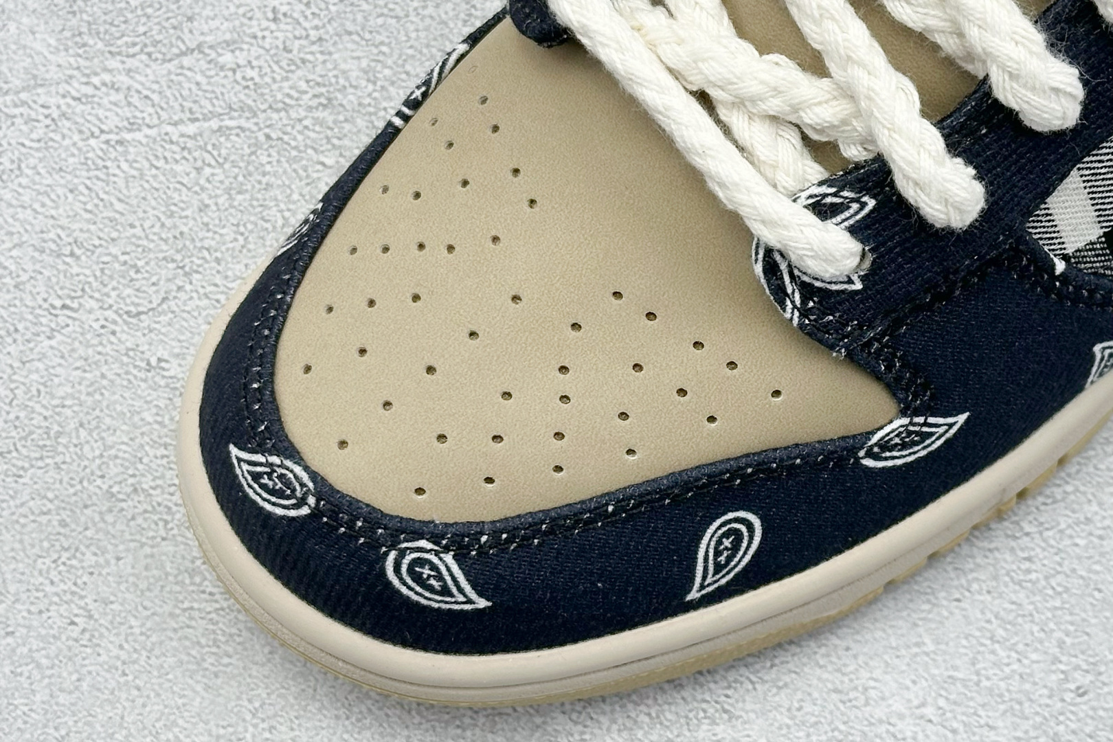  终端放店
YH版 Nike Dunk  SB Low 男女同款潮流板鞋 腰果花
全新细节升级 原厂原档