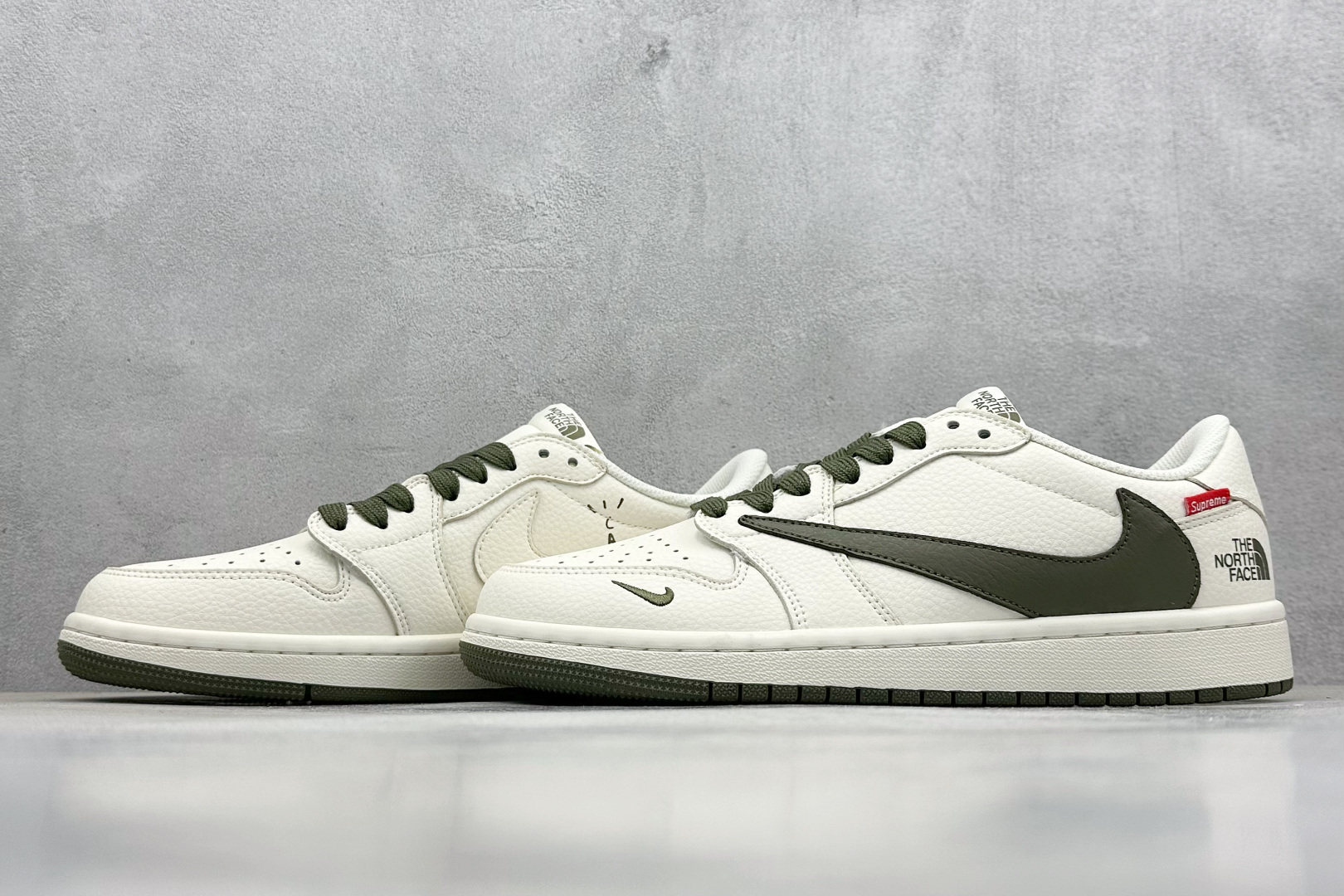 福利特价 终端放店
XC版 Air Jordan 1 倒钩北面联名
性价比天花板 尝鲜先行版 
定制鞋盒