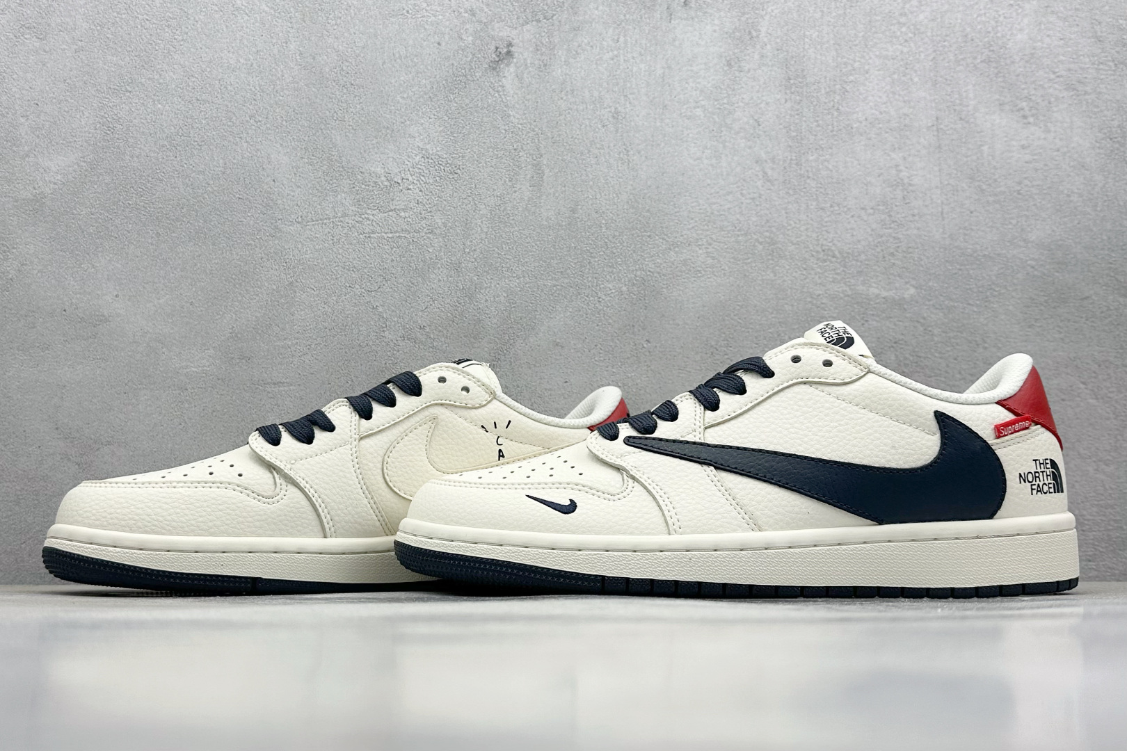 福利特价 终端放店
XC版 Air Jordan 1 倒钩北面联名
性价比天花板 尝鲜先行版 
定制鞋盒