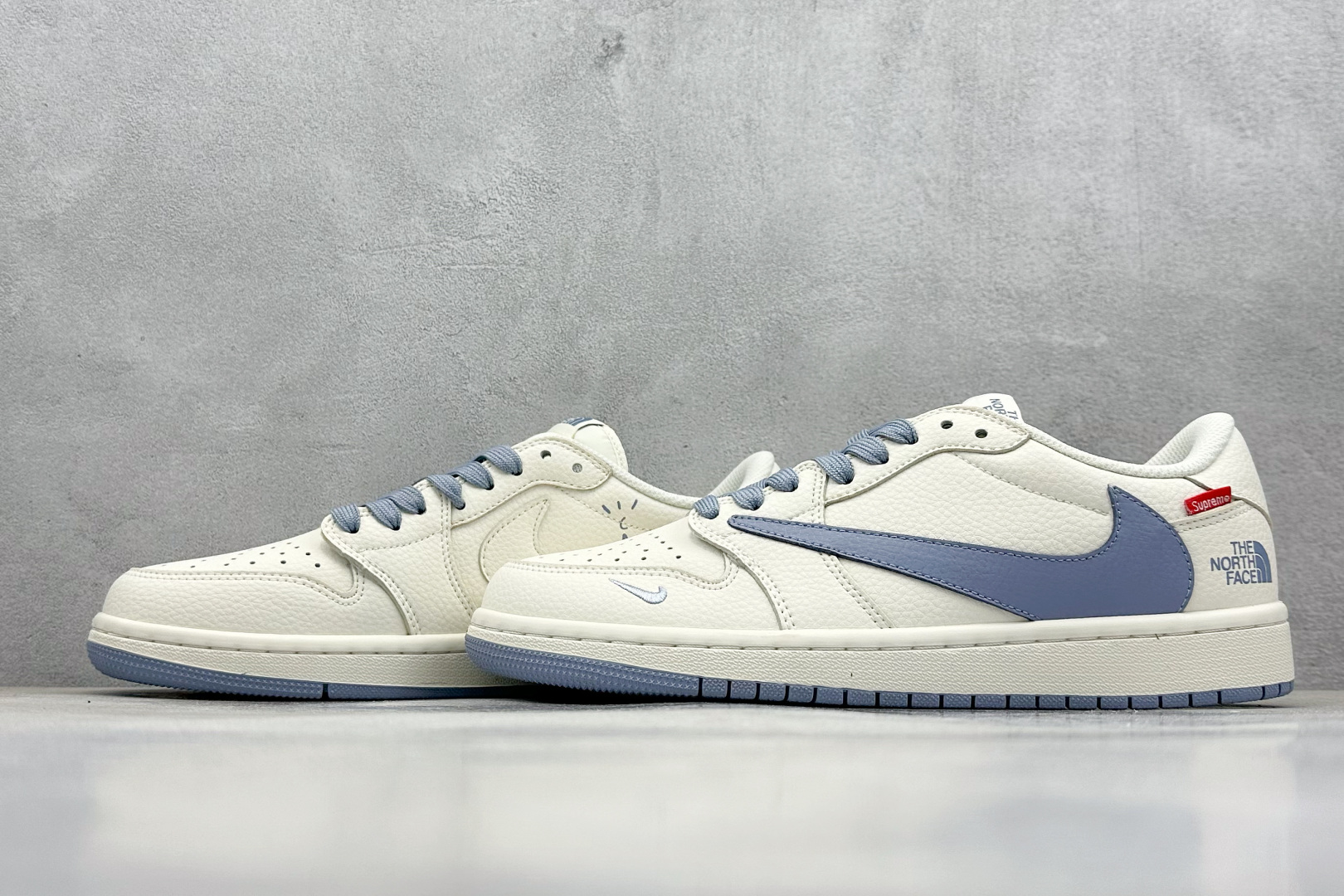 福利特价 终端放店
XC版 Air Jordan 1 倒钩北面联名
性价比天花板 尝鲜先行版 
定制鞋盒
