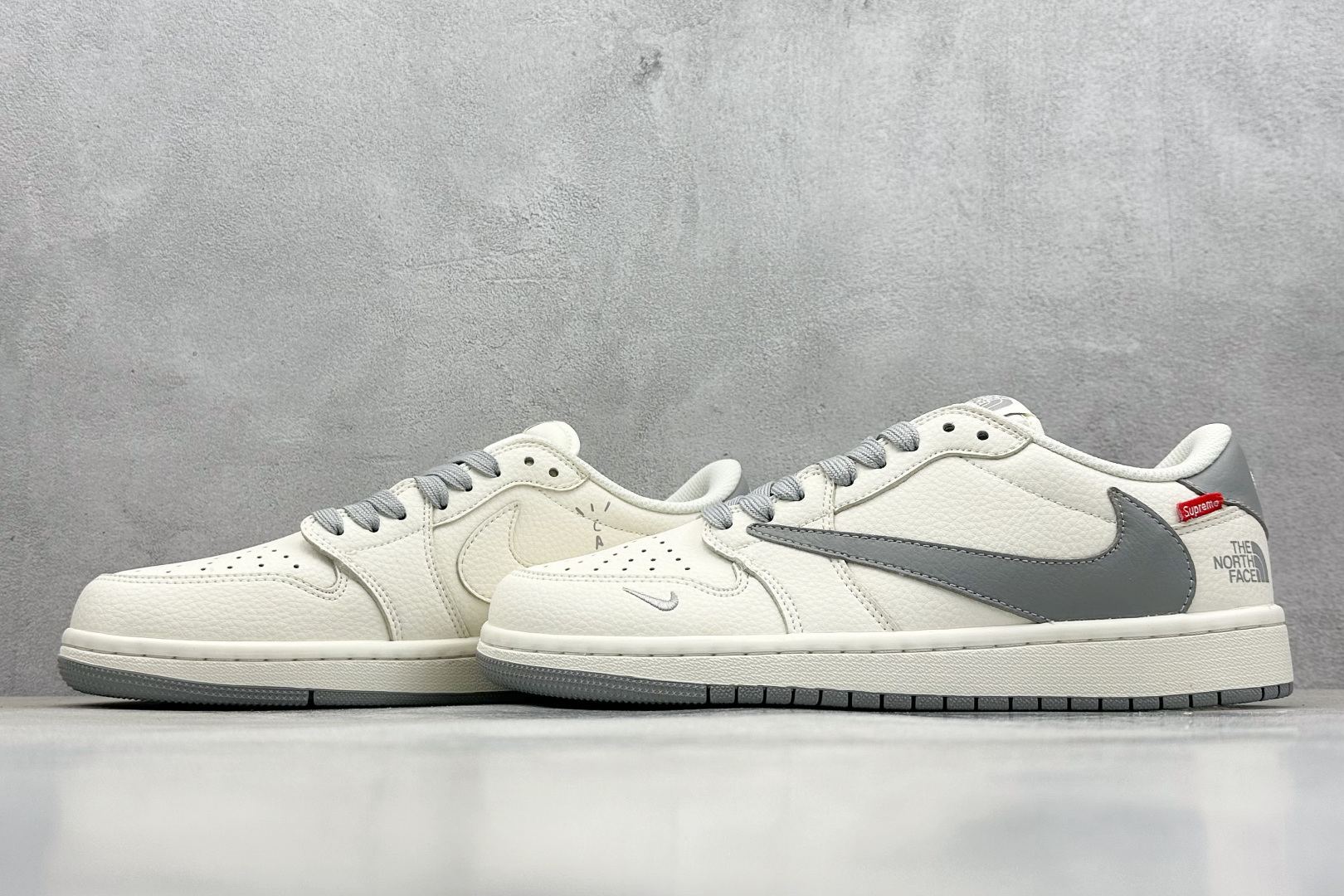 福利特价 终端放店
XC版 Air Jordan 1 倒钩北面联名
性价比天花板 尝鲜先行版 
定制鞋盒