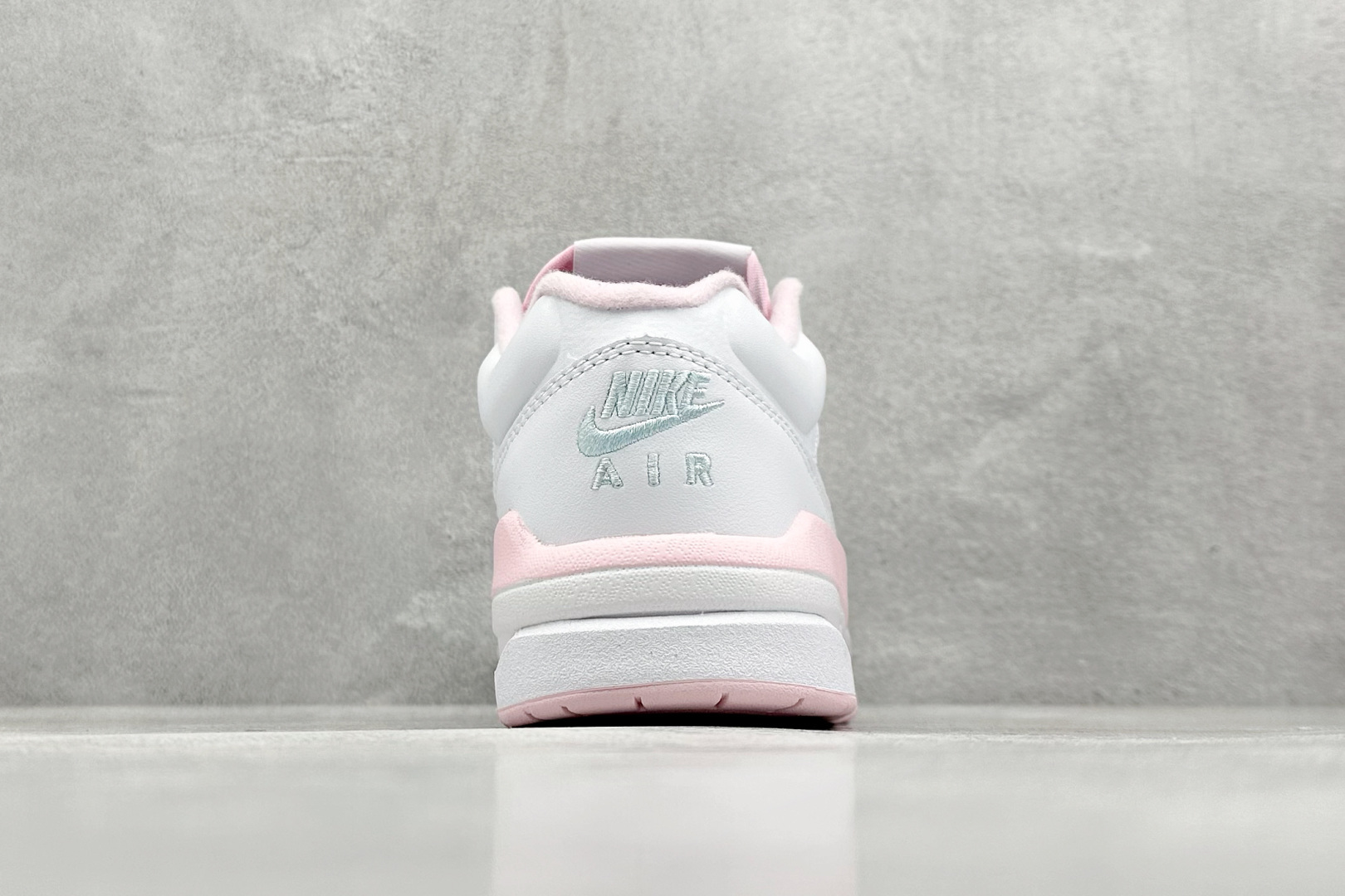  
Nike Jordan Stadium 90 白粉蓝
乔丹90年代体育场系列低帮复古运动篮球鞋
Jo