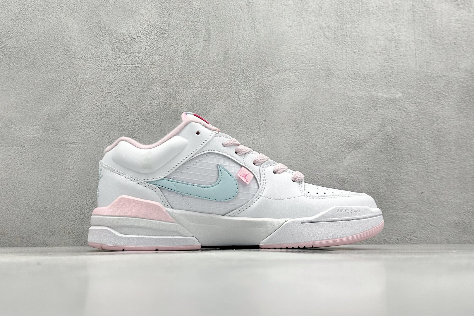  
Nike Jordan Stadium 90 白粉蓝
乔丹90年代体育场系列低帮复古运动篮球鞋
Jo