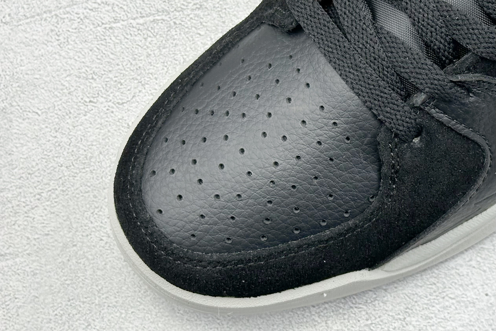  
Nike Jordan Stadium 90 黑白
乔丹90年代体育场系列低帮复古运动篮球鞋
Jor
