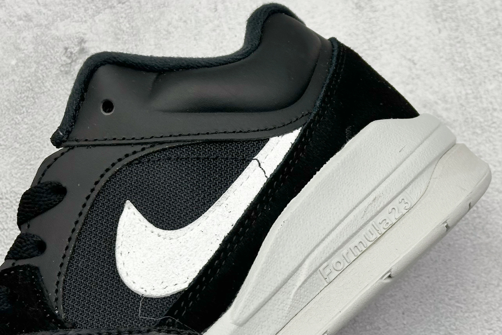  
Nike Jordan Stadium 90 黑白
乔丹90年代体育场系列低帮复古运动篮球鞋
Jor