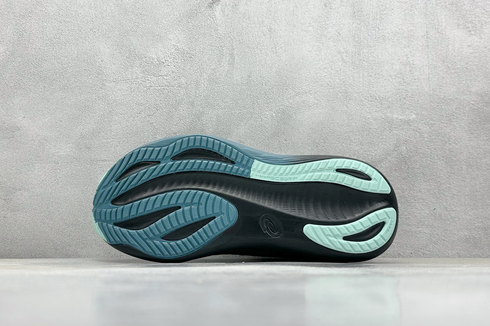  
Asics Gel-Nimbus 27 亚瑟士复古透气休闲鞋缓震男子耐磨跑步鞋 

货号：1011B