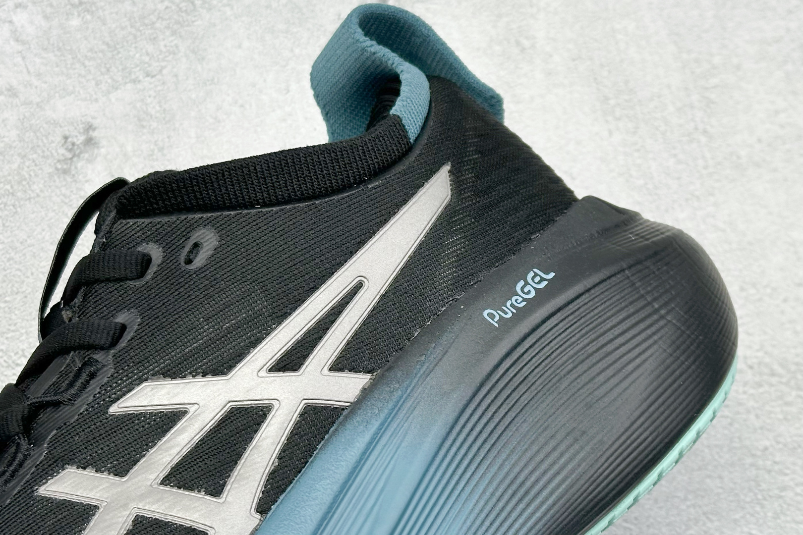  
Asics Gel-Nimbus 27 亚瑟士复古透气休闲鞋缓震男子耐磨跑步鞋 

货号：1011B