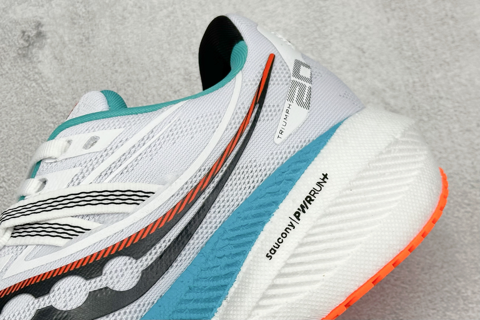 终端放店
XD版 Saucony Triumph 20 索康尼胜利20代旗舰级缓震型跑鞋 性能相比前几