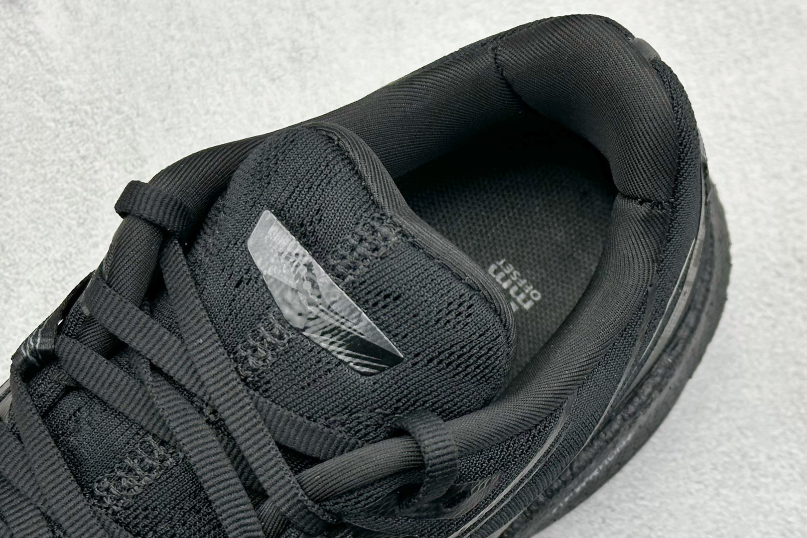 终端放店
XD版 Saucony Triumph 20 索康尼胜利20代旗舰级缓震型跑鞋 性能相比前几