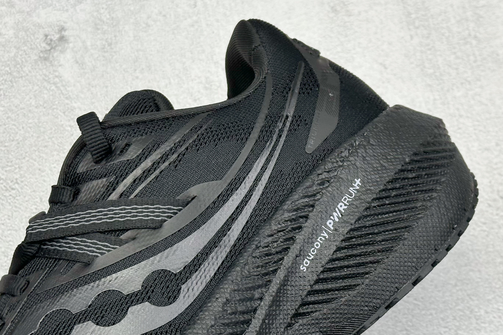 终端放店
XD版 Saucony Triumph 20 索康尼胜利20代旗舰级缓震型跑鞋 性能相比前几