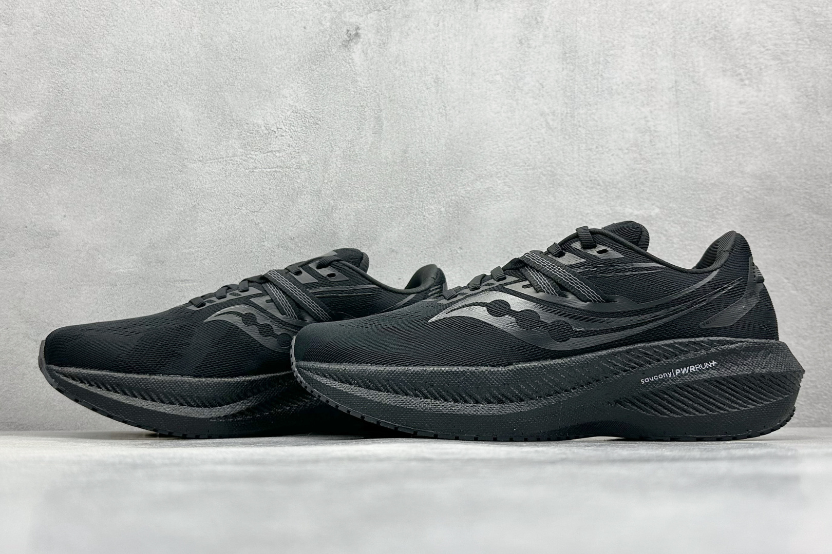 终端放店
XD版 Saucony Triumph 20 索康尼胜利20代旗舰级缓震型跑鞋 性能相比前几