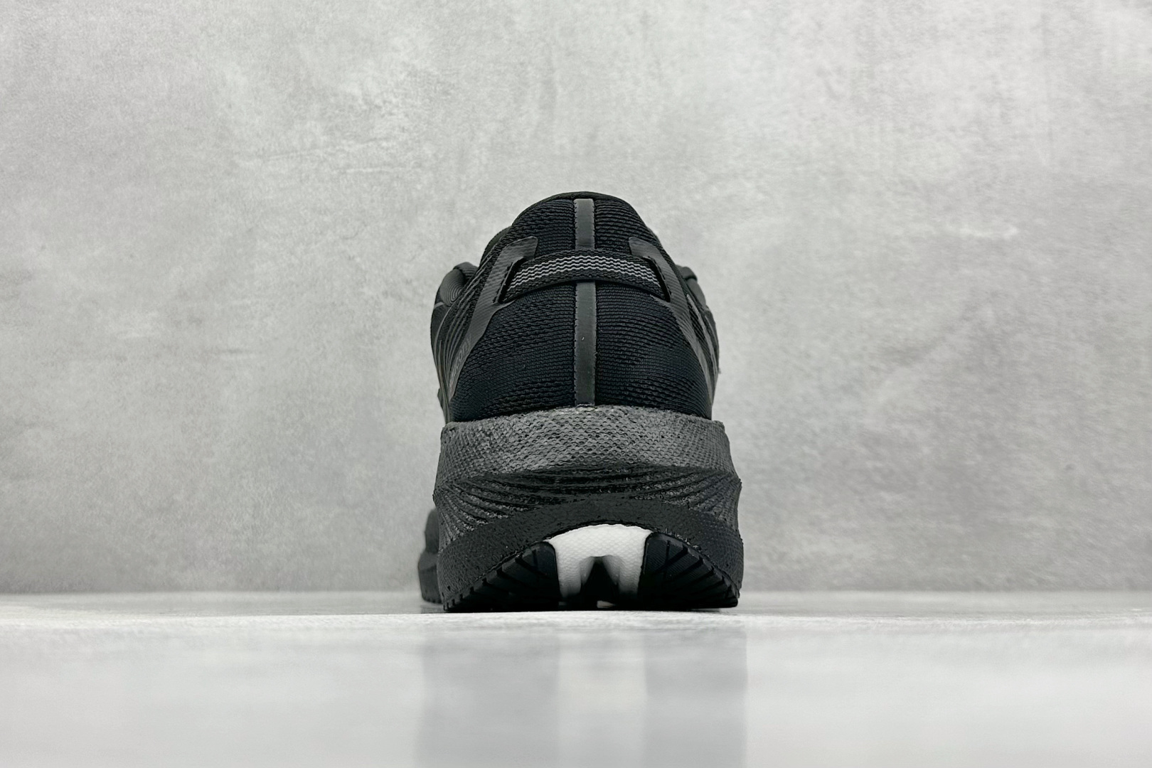 终端放店
XD版 Saucony Triumph 20 索康尼胜利20代旗舰级缓震型跑鞋 性能相比前几
