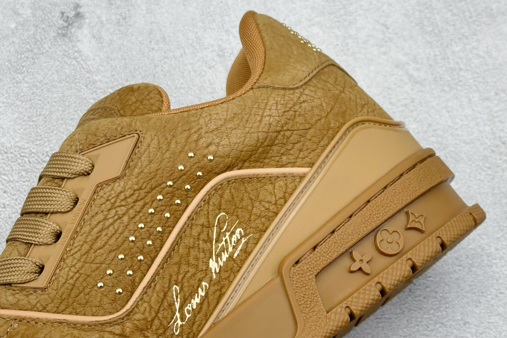 500  市面顶级版本 “白铆钉” 驴家LV Trainer 原版完美楦型 东