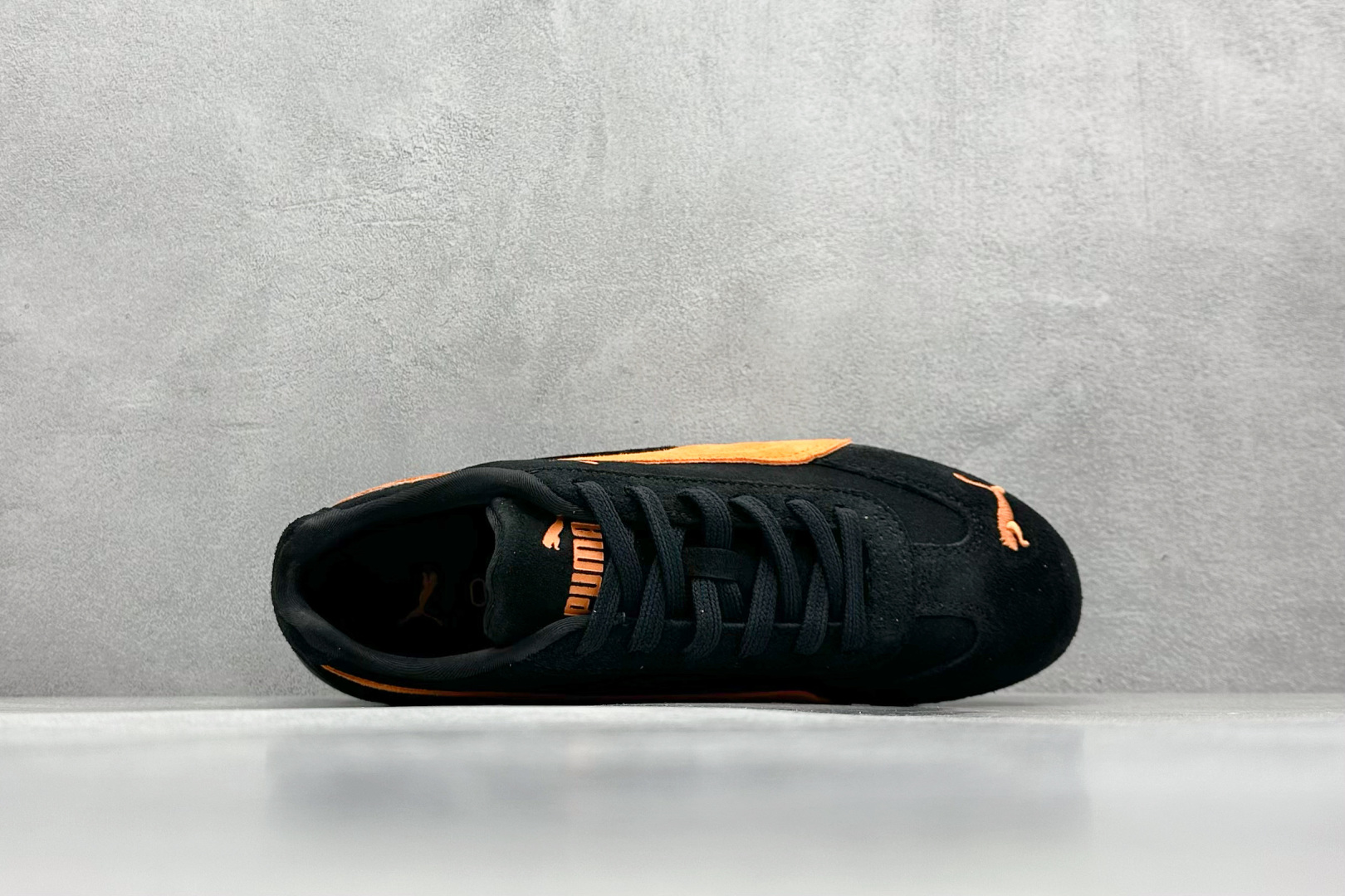  
Puma Speedcet OG 彪马低帮复古运动休闲赛车跑鞋 
以趣味十足又前卫复古的设计引领潮流