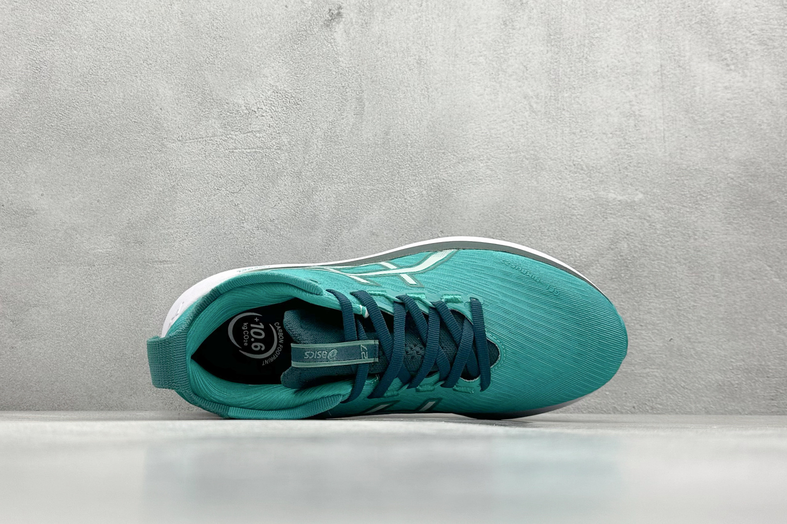  
Asics Gel-NOVABLAST 5 LE 亚瑟士复古透气休闲鞋缓震男子耐磨跑步鞋 

货号：