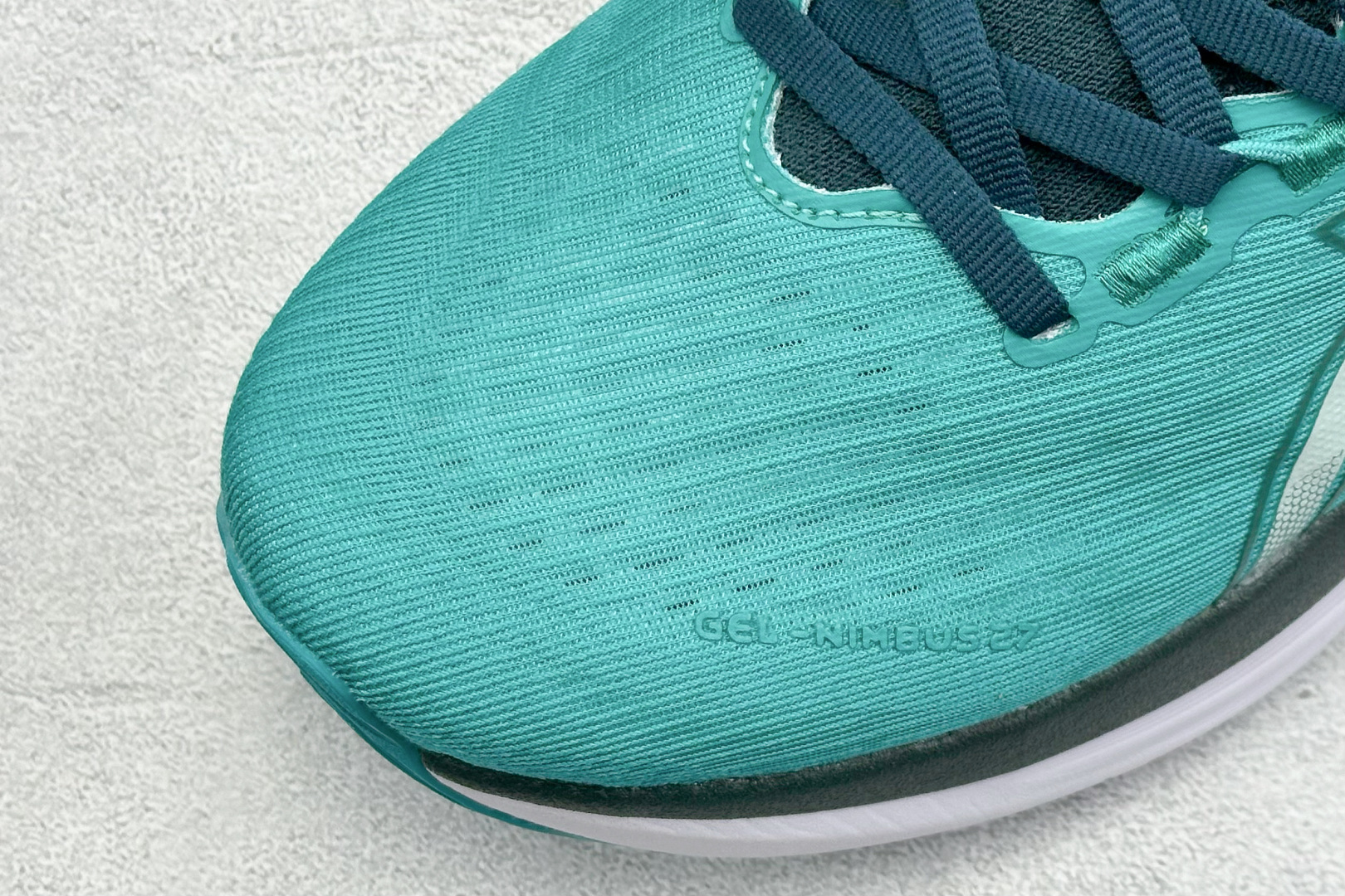  
Asics Gel-NOVABLAST 5 LE 亚瑟士复古透气休闲鞋缓震男子耐磨跑步鞋 

货号：