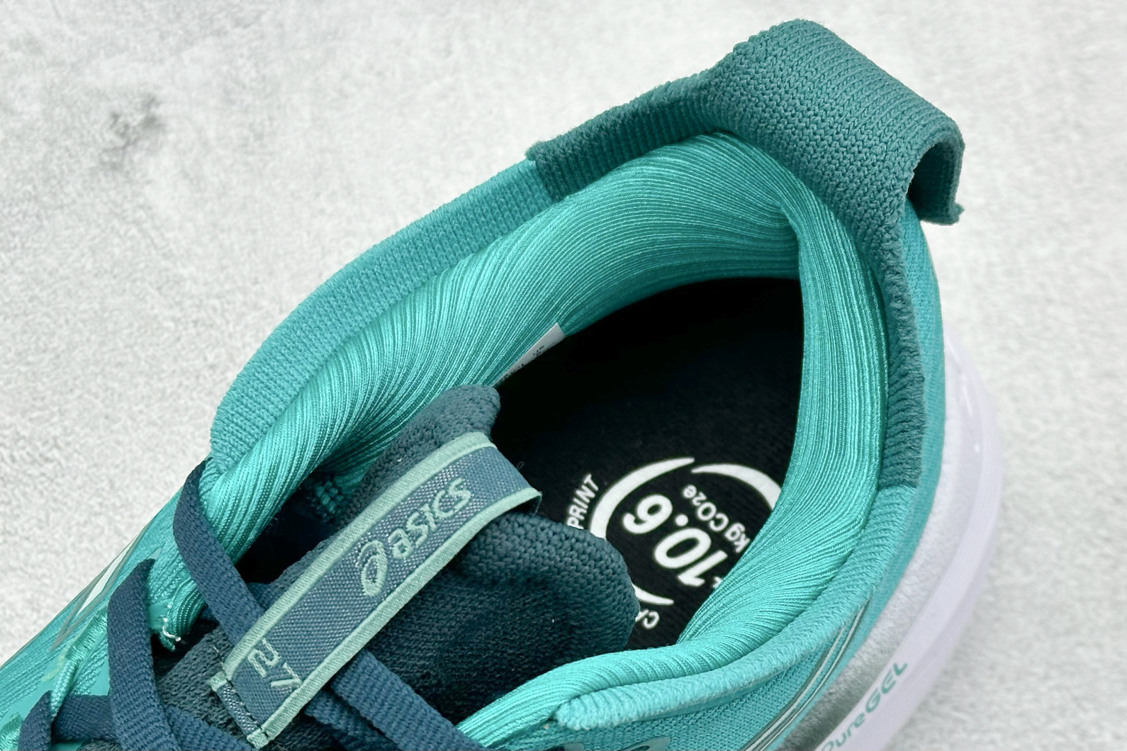  
Asics Gel-NOVABLAST 5 LE 亚瑟士复古透气休闲鞋缓震男子耐磨跑步鞋 

货号：