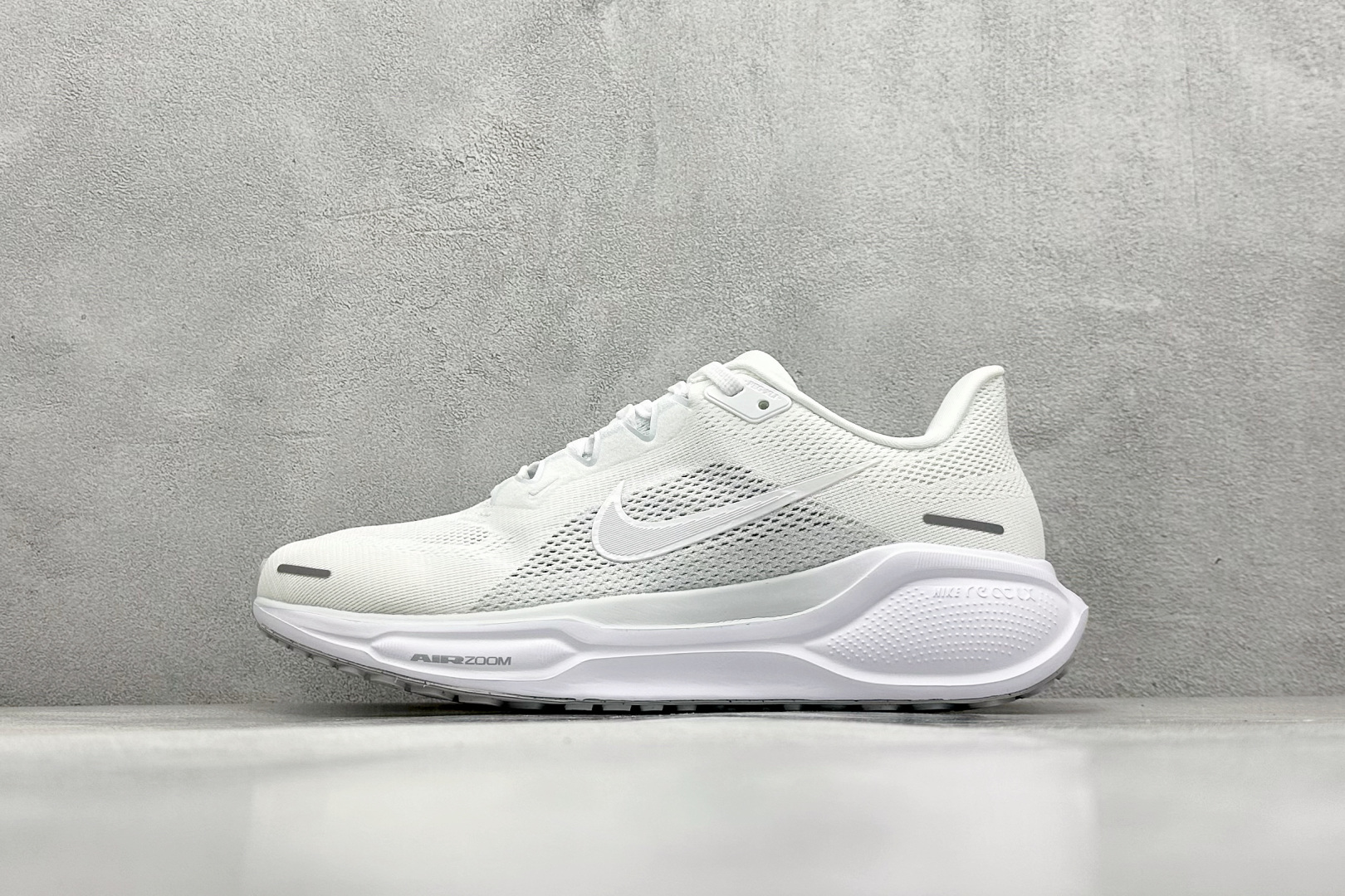 奥莱尾单福利 
Nike Air Zoom PEGASUS 41 网面透气 训练跑鞋
外贸专供订单 原厂