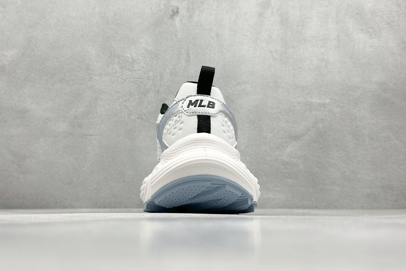  终端放店
NY版 MLB Chunky Runner Basic 老爹鞋系列低帮轻量增高厚底百搭休闲运