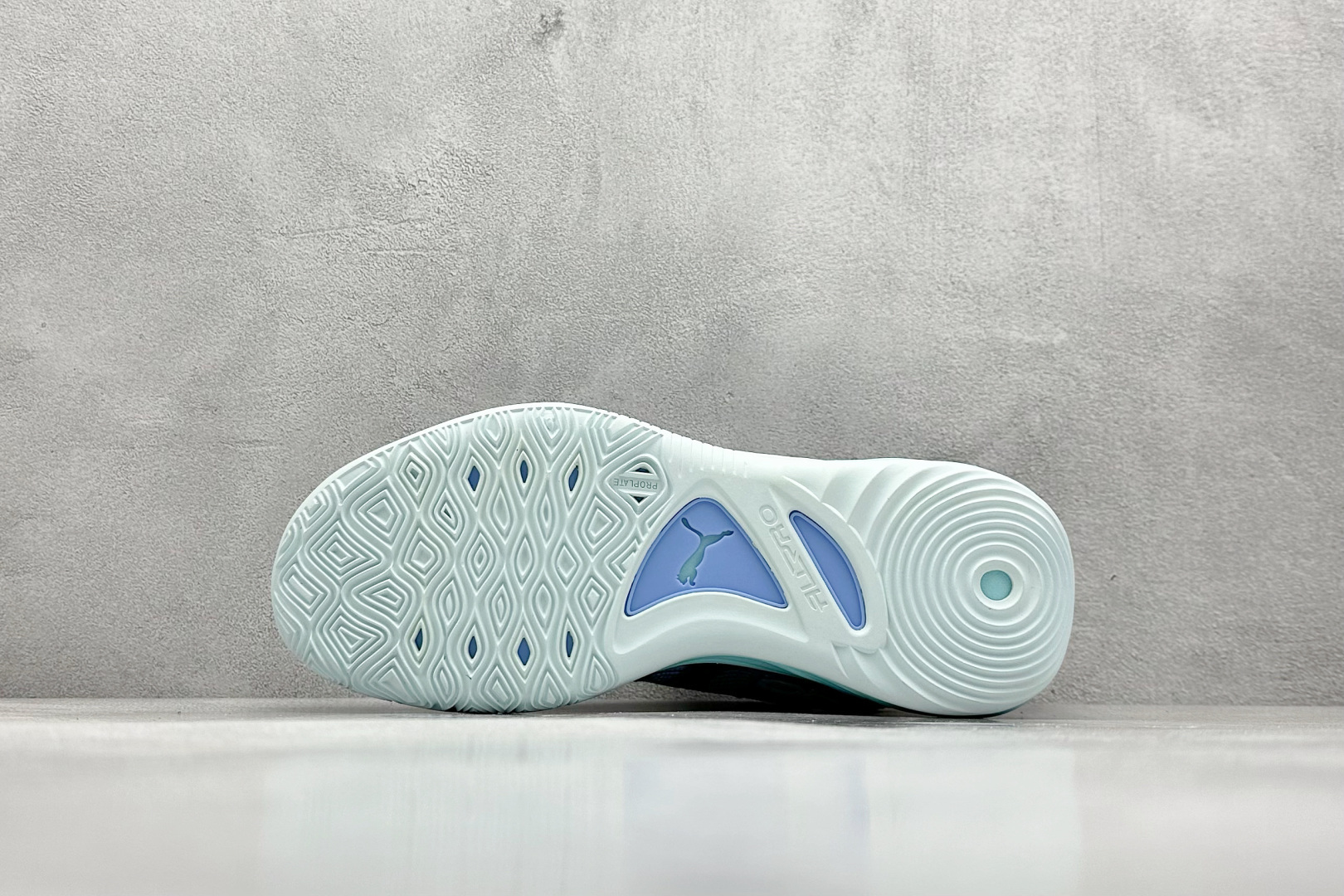 终端放店
GJR版 PUMA All-Pro Nitro 彪马舒适耐磨低帮实战篮球鞋
鞋身材质运用轻