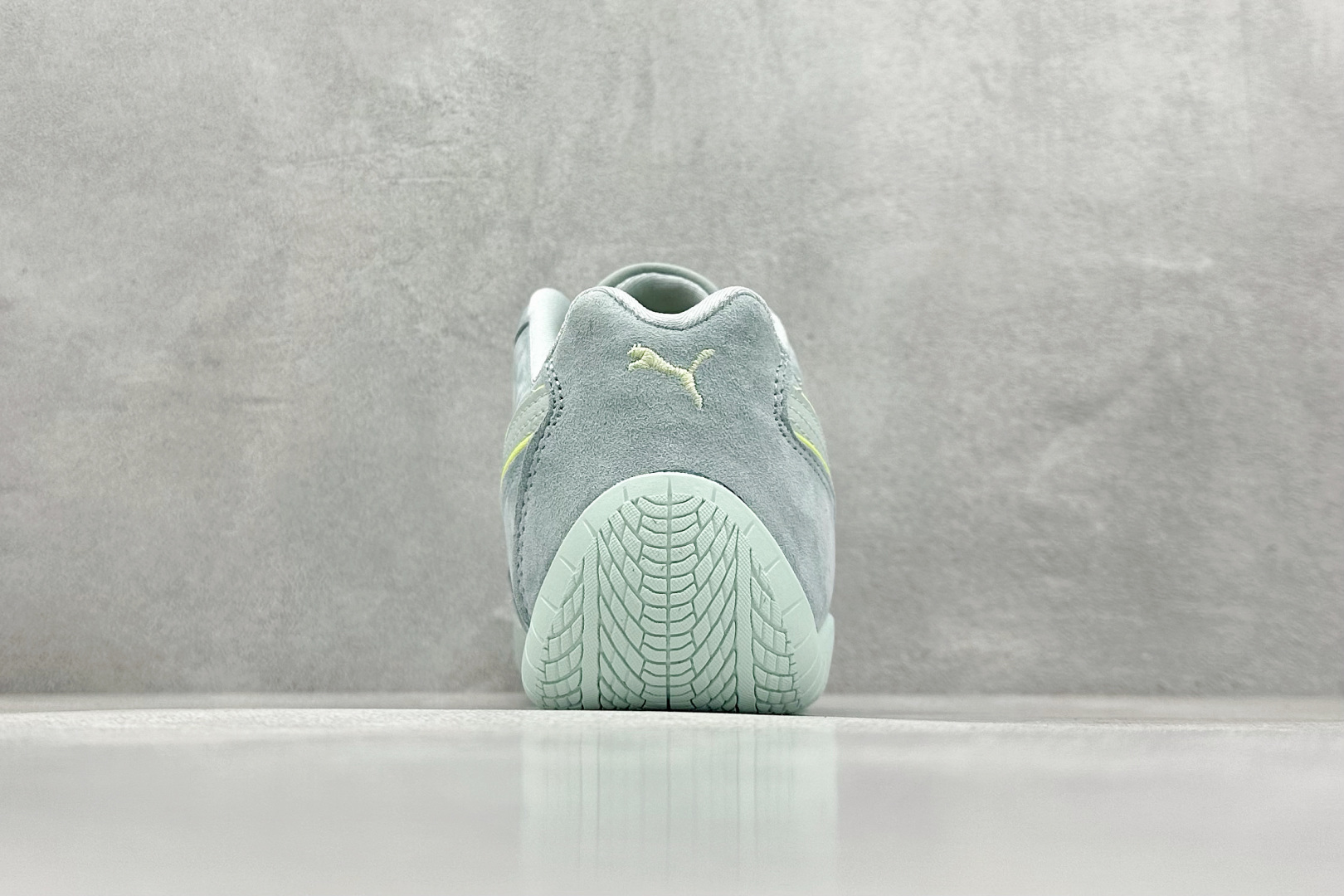  
TG版 Puma Speedcet OG 
彪马低帮复古运动休闲赛车跑鞋 
以趣味十足又前卫复古的设