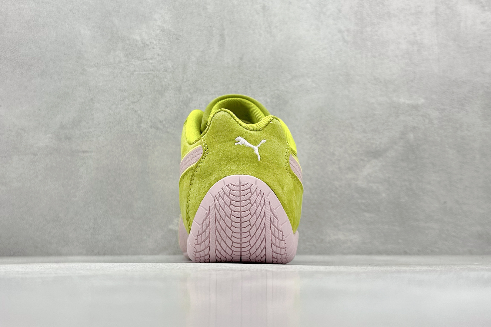  
TG版 Puma Speedcet OG 
彪马低帮复古运动休闲赛车跑鞋 
以趣味十足又前卫复古的设