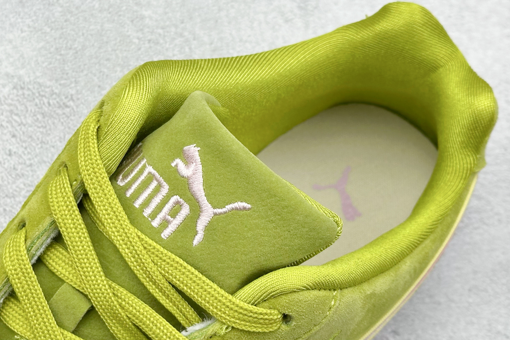  
TG版 Puma Speedcet OG 
彪马低帮复古运动休闲赛车跑鞋 
以趣味十足又前卫复古的设