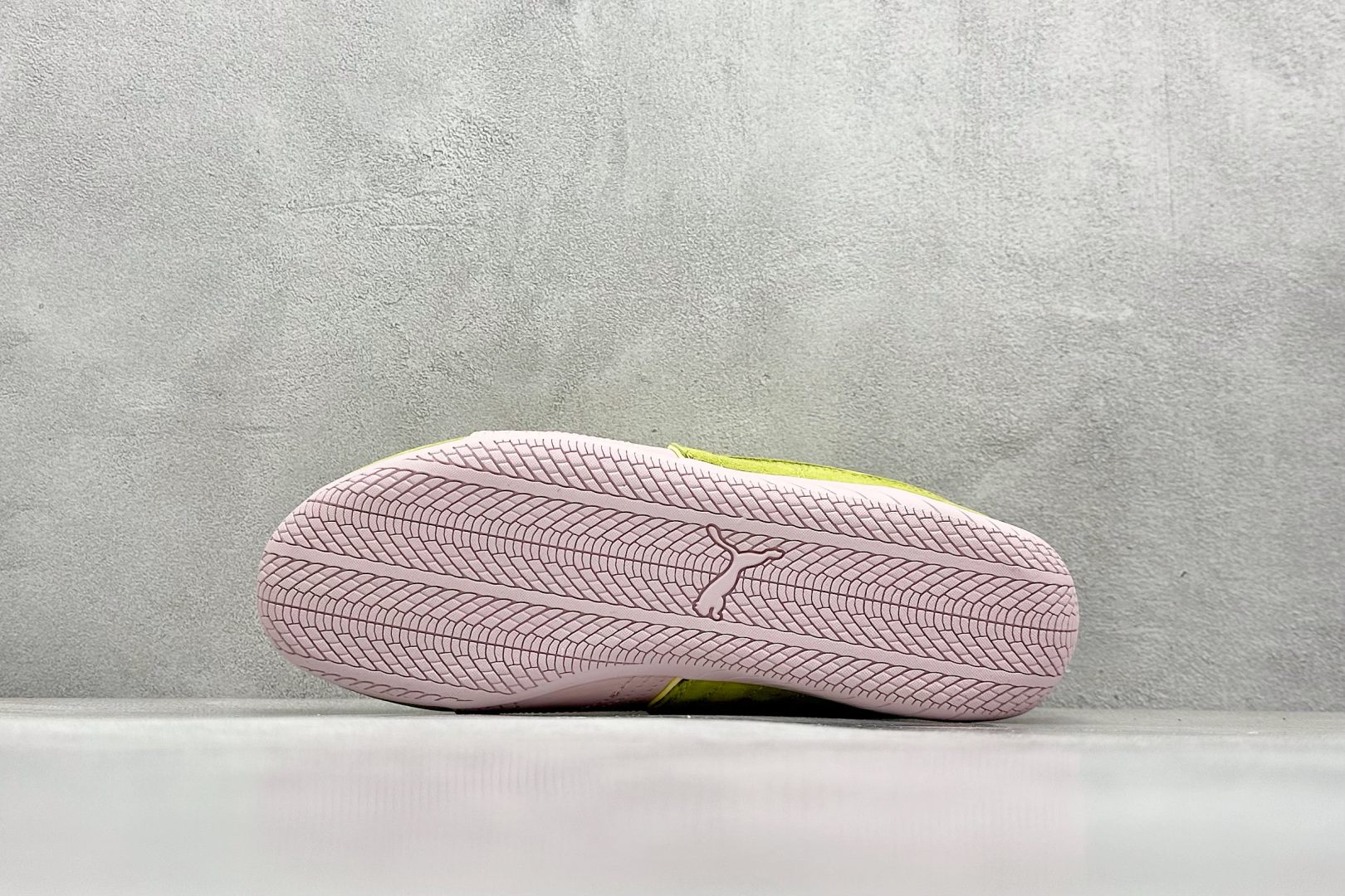  
TG版 Puma Speedcet OG 
彪马低帮复古运动休闲赛车跑鞋 
以趣味十足又前卫复古的设