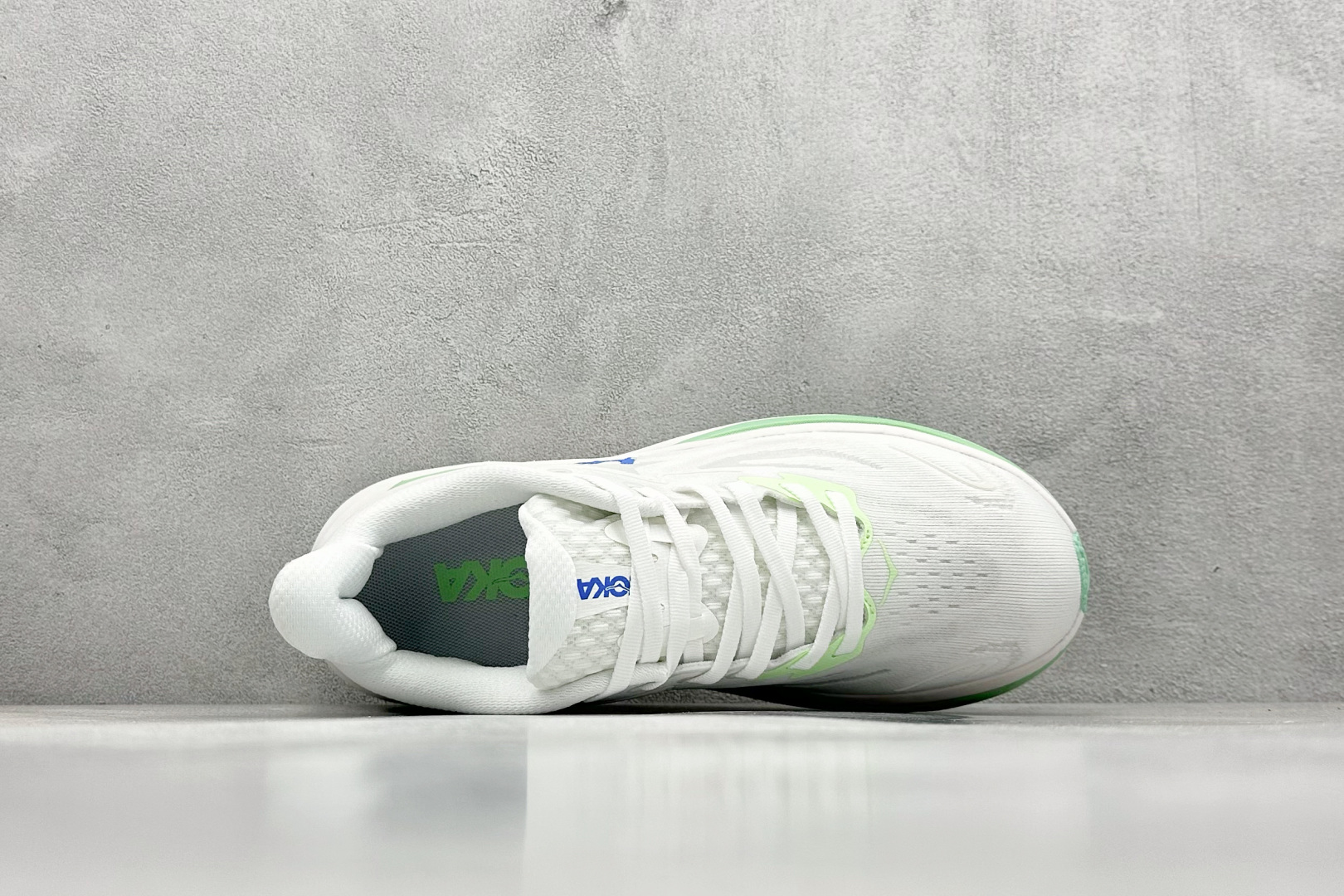  
W版 Hoka W CLIFTON 10 超轻厚底轻量跑步鞋
市售最高品质 原版开发 正确后跟细节 