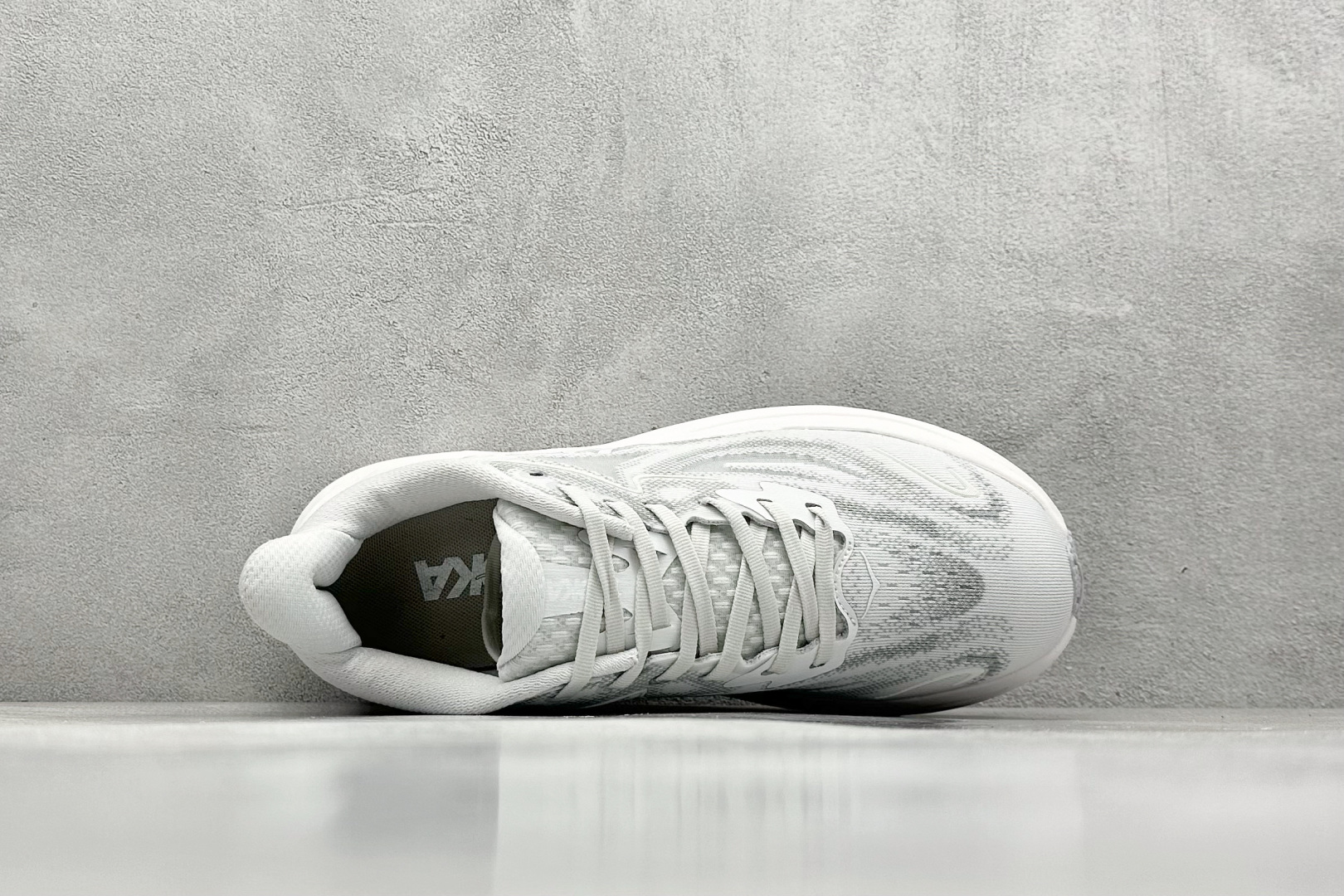  
W版 Hoka W CLIFTON 10 超轻厚底轻量跑步鞋
市售最高品质 原版开发 正确后跟细节 