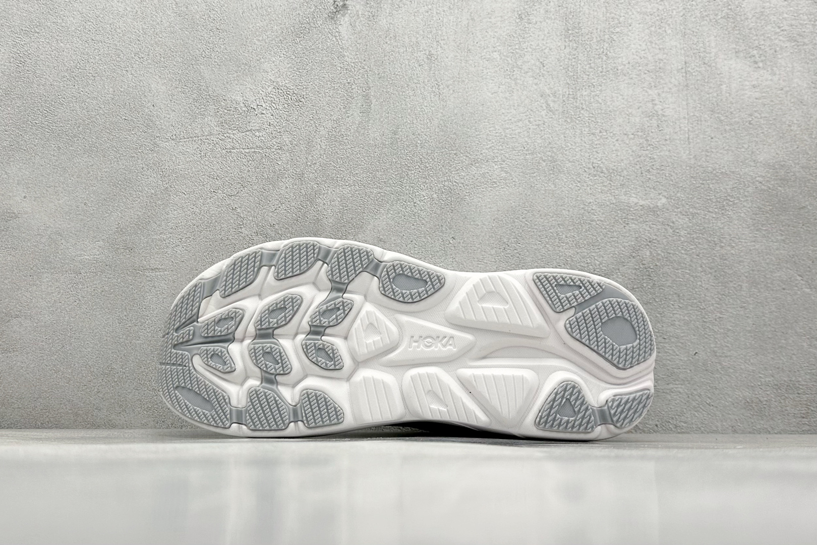  
W版 Hoka W CLIFTON 10 超轻厚底轻量跑步鞋
市售最高品质 原版开发 正确后跟细节 