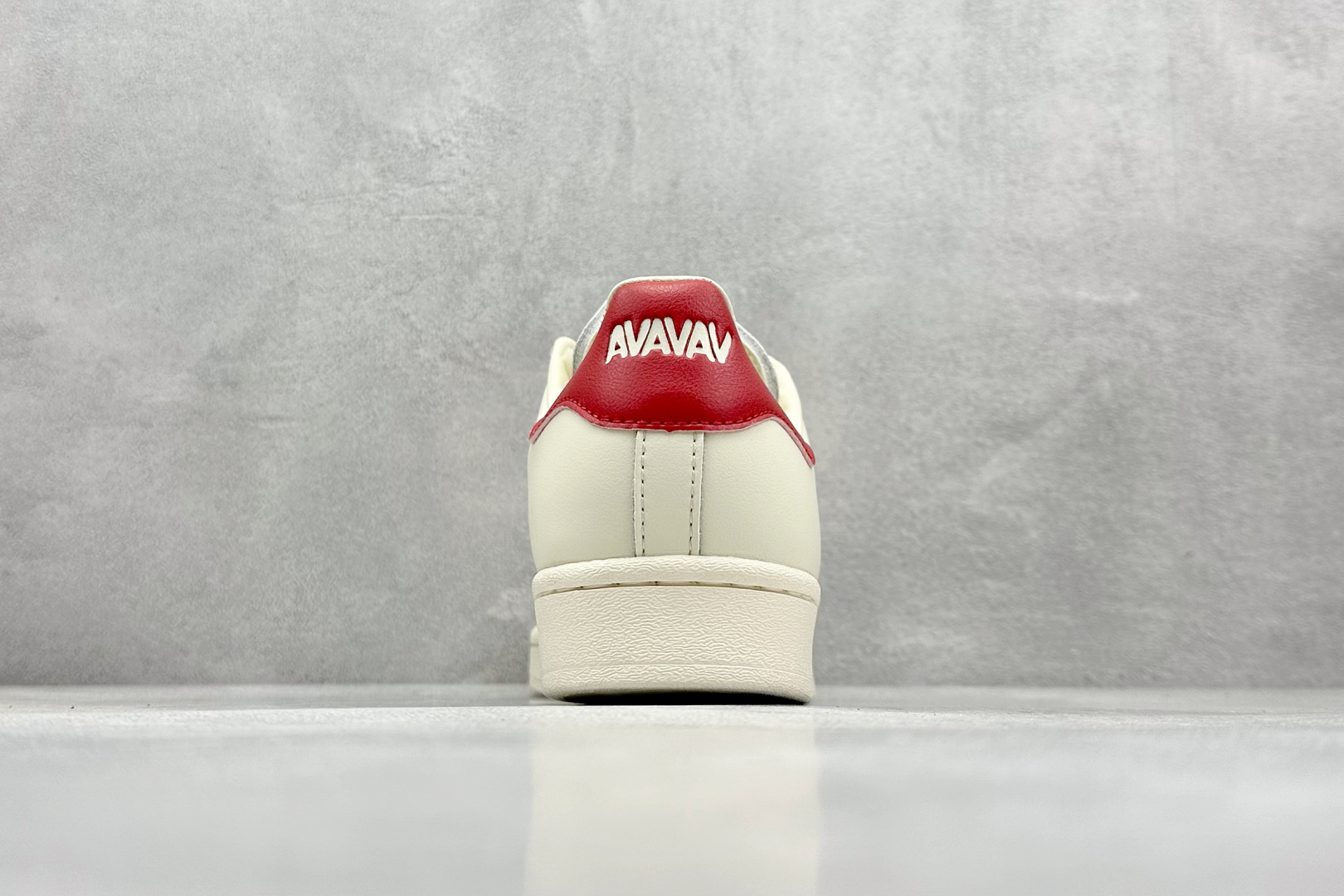  
（备注：配件丢失扣50元，收退货请留意）AVAVAV x adidas originals SUPE