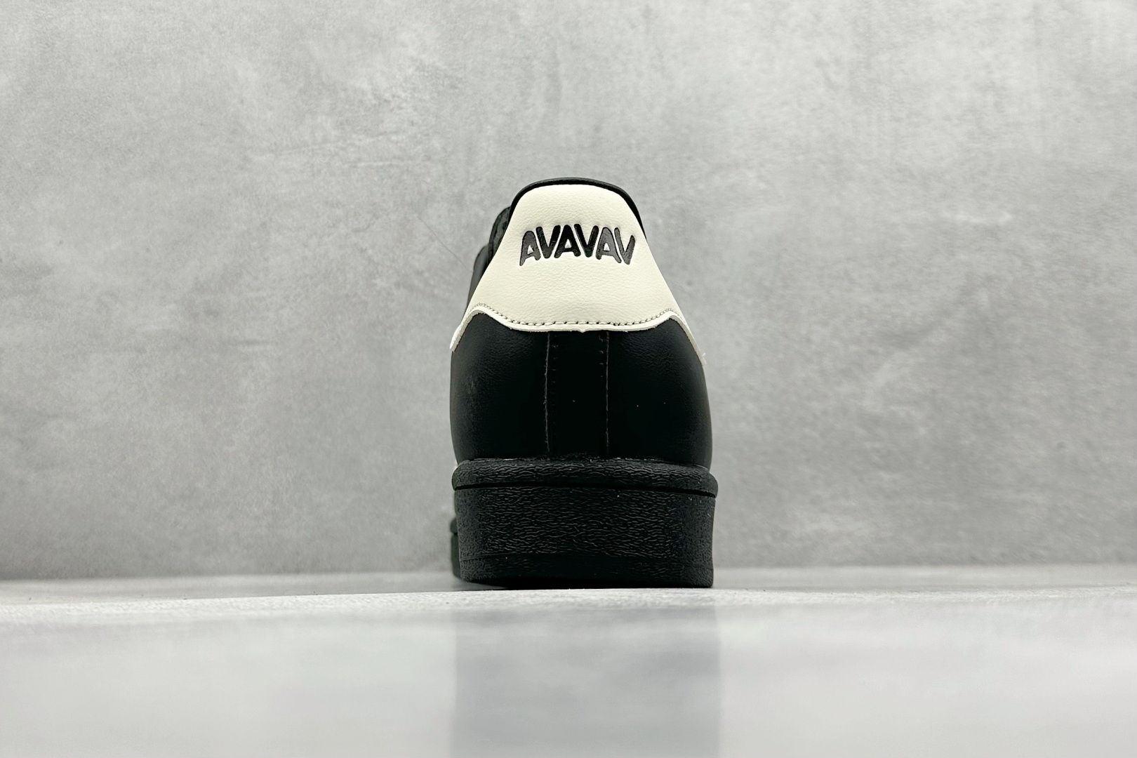  
（备注：配件丢失扣50元，收退货请留意）AVAVAV x adidas originals SUPE