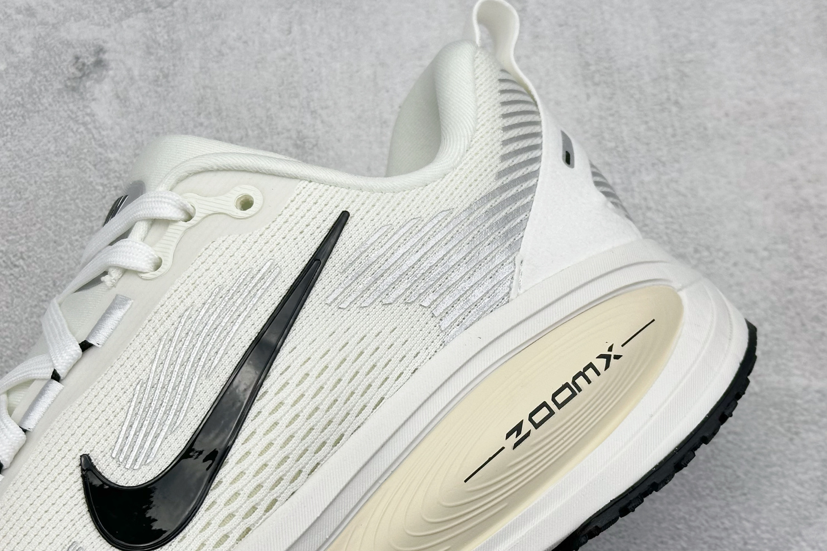  
K Nk Air Zoom Vomero 18 登月18 2025新款缓震休闲跑鞋
#原鞋开发 内