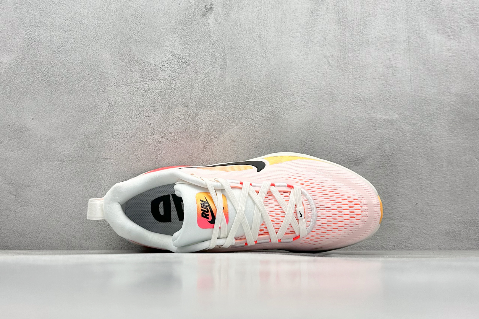  
K Nk Air Zoom Vomero 18 登月18 2025新款缓震休闲跑鞋
#原鞋开发 内