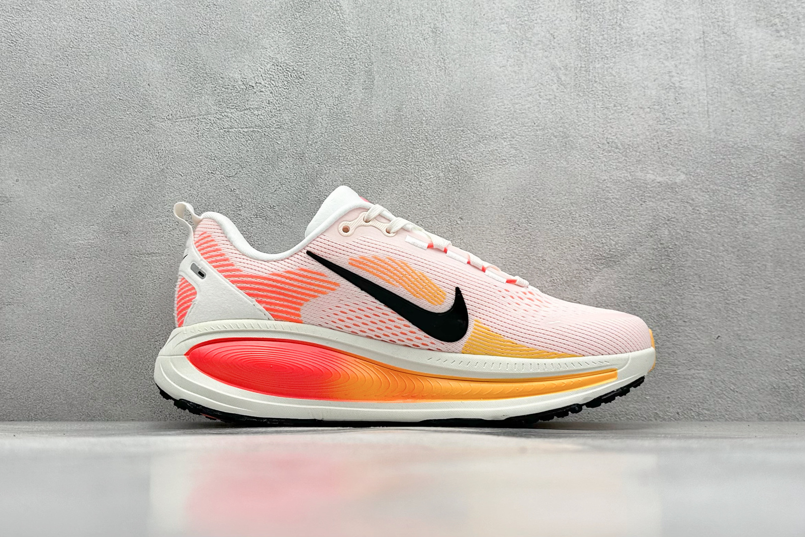  
K Nk Air Zoom Vomero 18 登月18 2025新款缓震休闲跑鞋
#原鞋开发 内