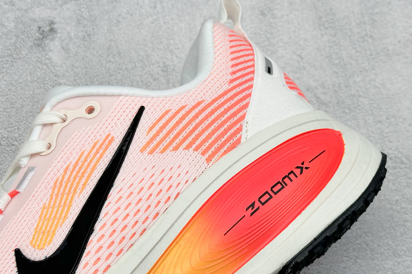  
K Nk Air Zoom Vomero 18 登月18 2025新款缓震休闲跑鞋
#原鞋开发 内