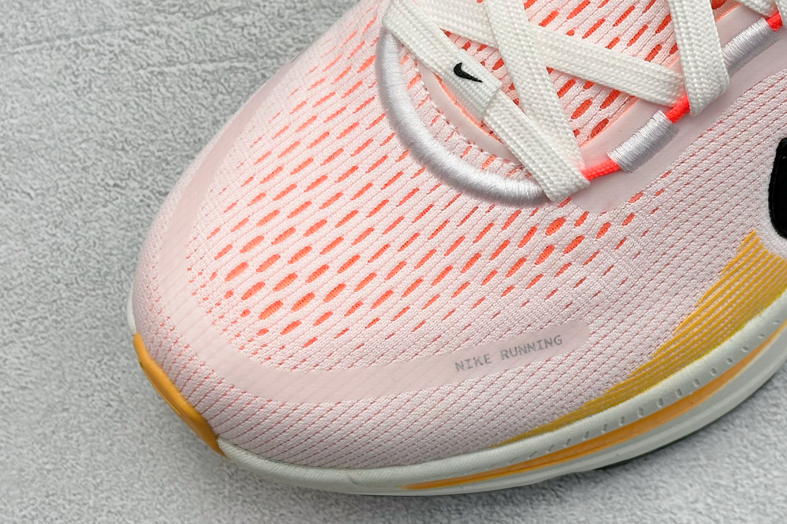  
K Nk Air Zoom Vomero 18 登月18 2025新款缓震休闲跑鞋
#原鞋开发 内