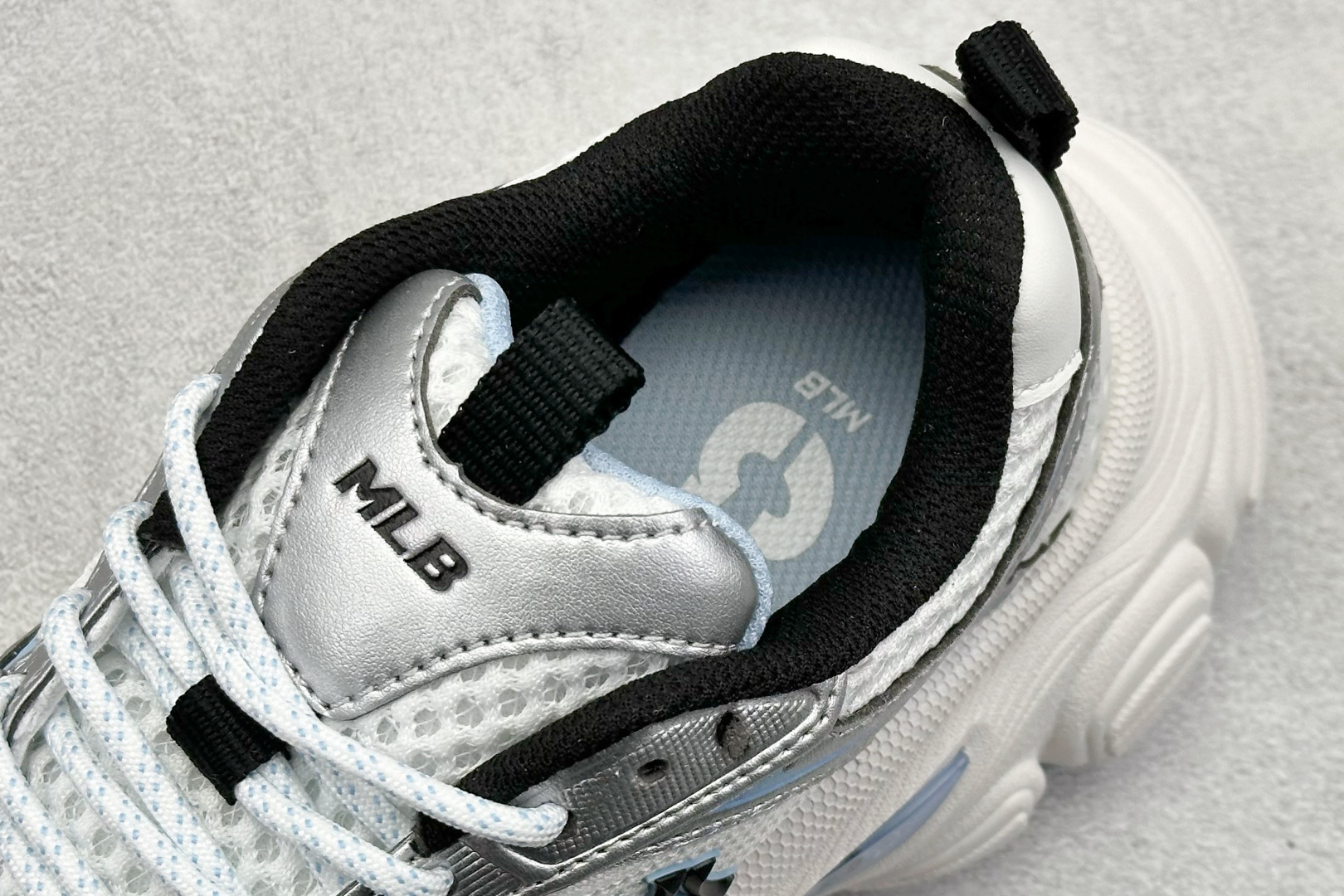  终端放店
NY版 MLB Chunky Runner Basic 老爹鞋系列低帮轻量增高厚底百搭休闲运