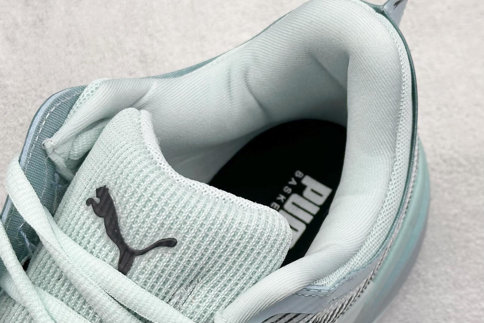 终端放店
GJR版 PUMA All-Pro Nitro 彪马舒适耐磨低帮实战篮球鞋
鞋身材质运用轻