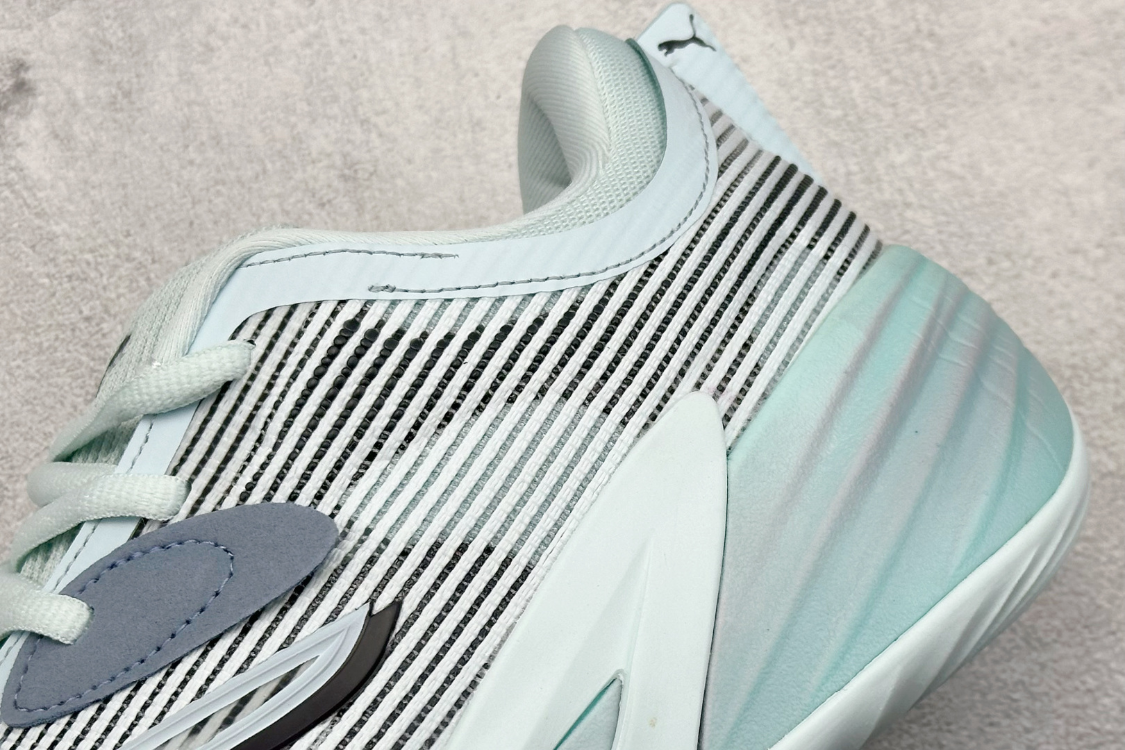 终端放店
GJR版 PUMA All-Pro Nitro 彪马舒适耐磨低帮实战篮球鞋
鞋身材质运用轻