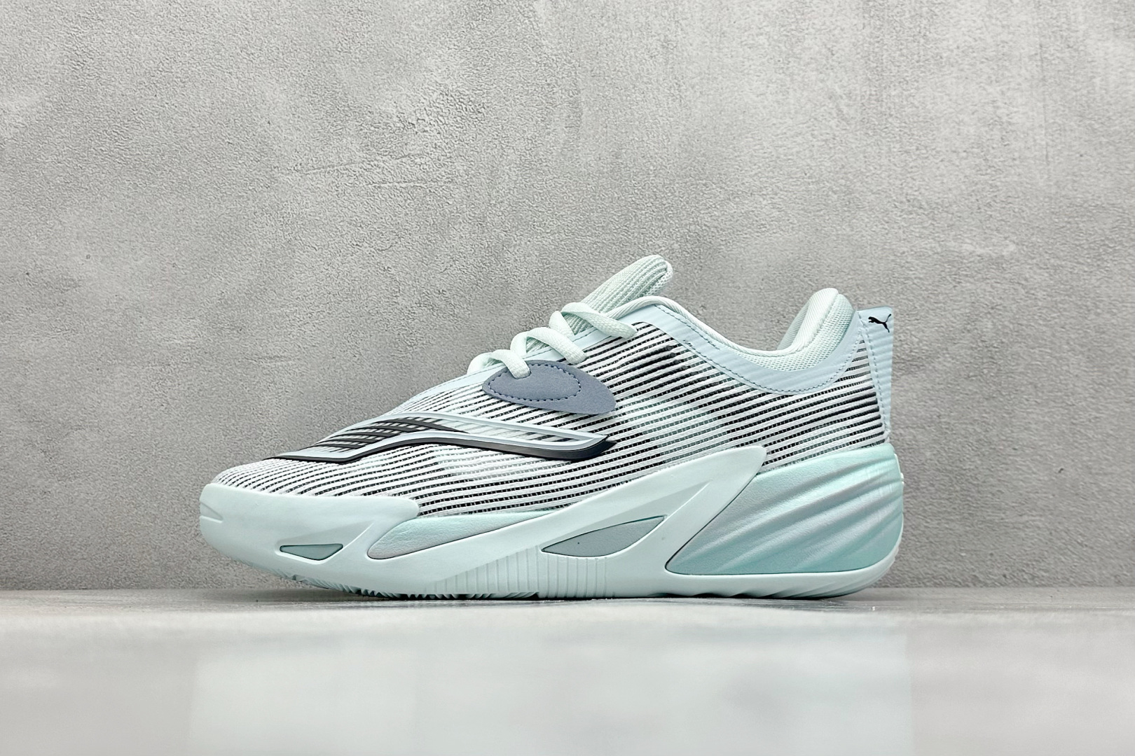 终端放店
GJR版 PUMA All-Pro Nitro 彪马舒适耐磨低帮实战篮球鞋
鞋身材质运用轻