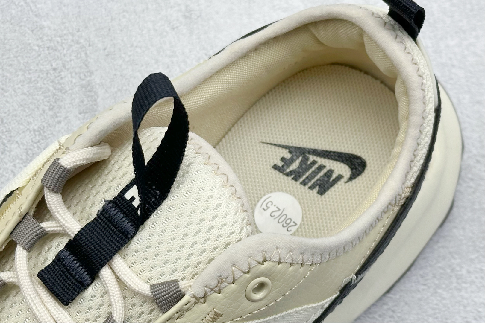  终端放店
RA版 W NIKE TC 7900 新款老爹鞋
注入非凡时尚气息 塑就高雅外观
耐穿合成材