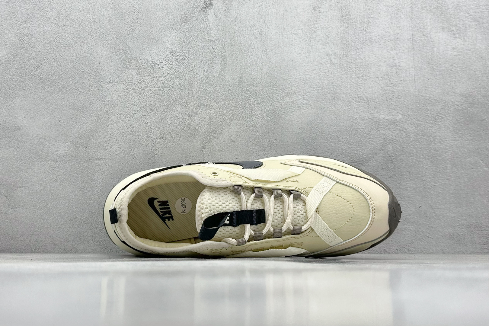  终端放店
RA版 W NIKE TC 7900 新款老爹鞋
注入非凡时尚气息 塑就高雅外观
耐穿合成材