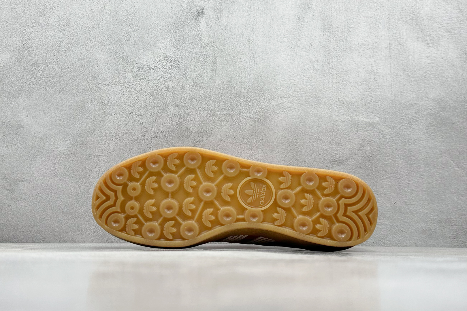  终端放店
S2 adidas Originals Gazelle INdoor 
三叶草休闲防滑耐磨低