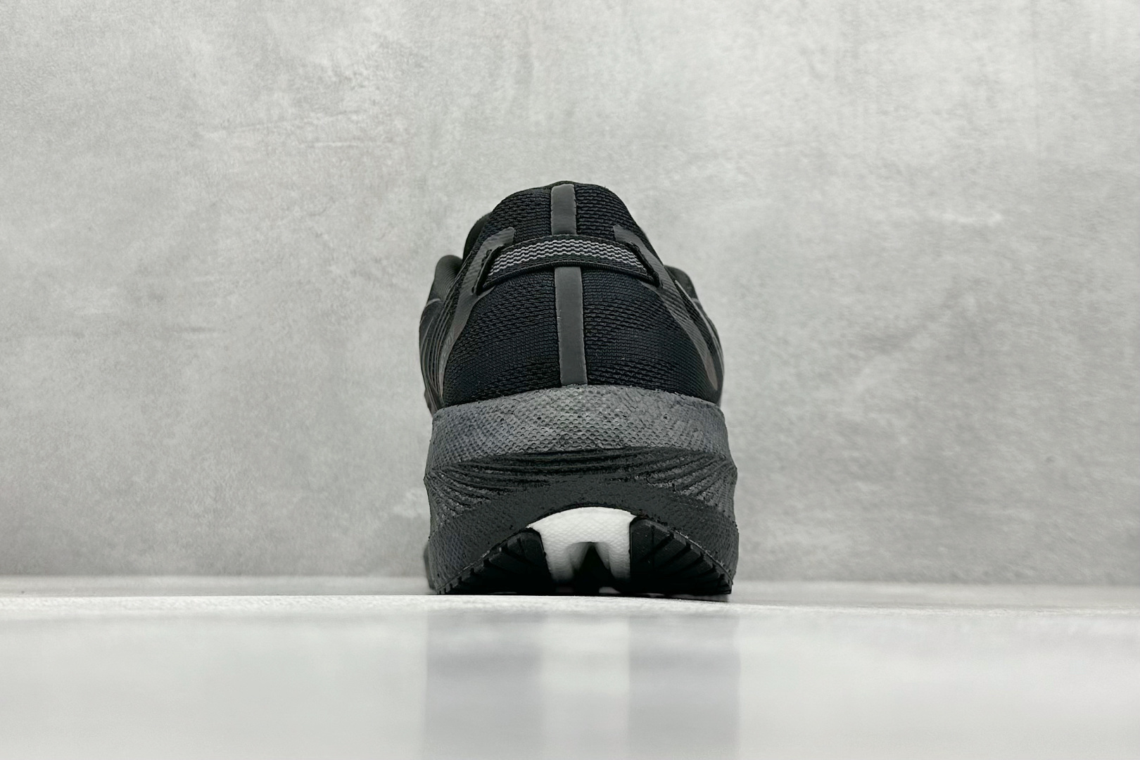  终端放店
XD版 Saucony Triumph 20 索康尼胜利20代旗舰级缓震型跑鞋 性能相比前几