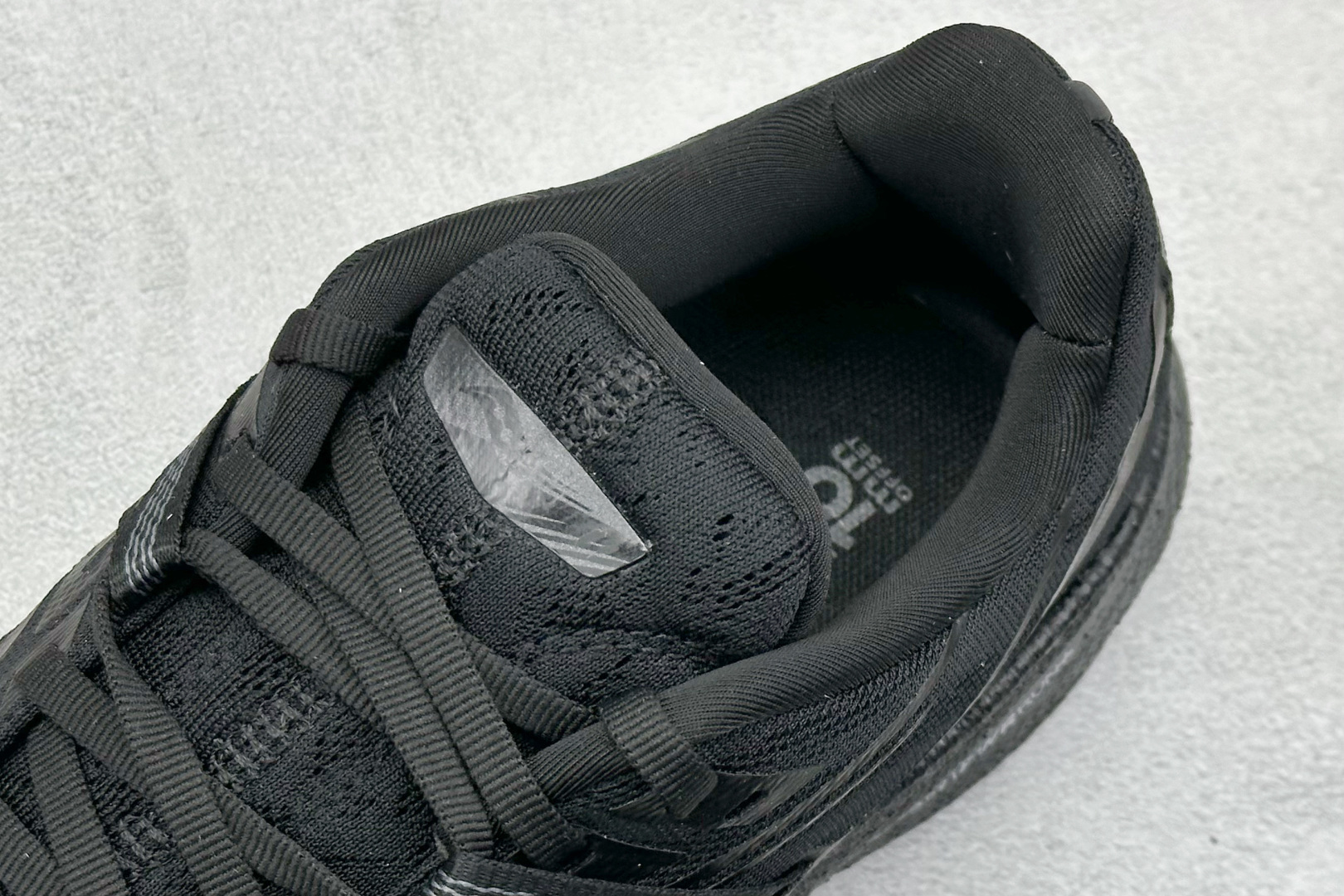  终端放店
XD版 Saucony Triumph 20 索康尼胜利20代旗舰级缓震型跑鞋 性能相比前几