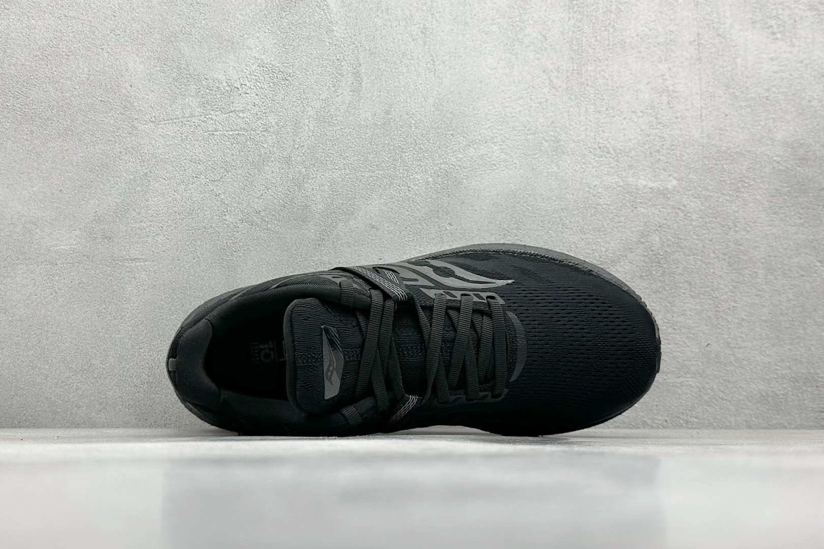  终端放店
XD版 Saucony Triumph 20 索康尼胜利20代旗舰级缓震型跑鞋 性能相比前几