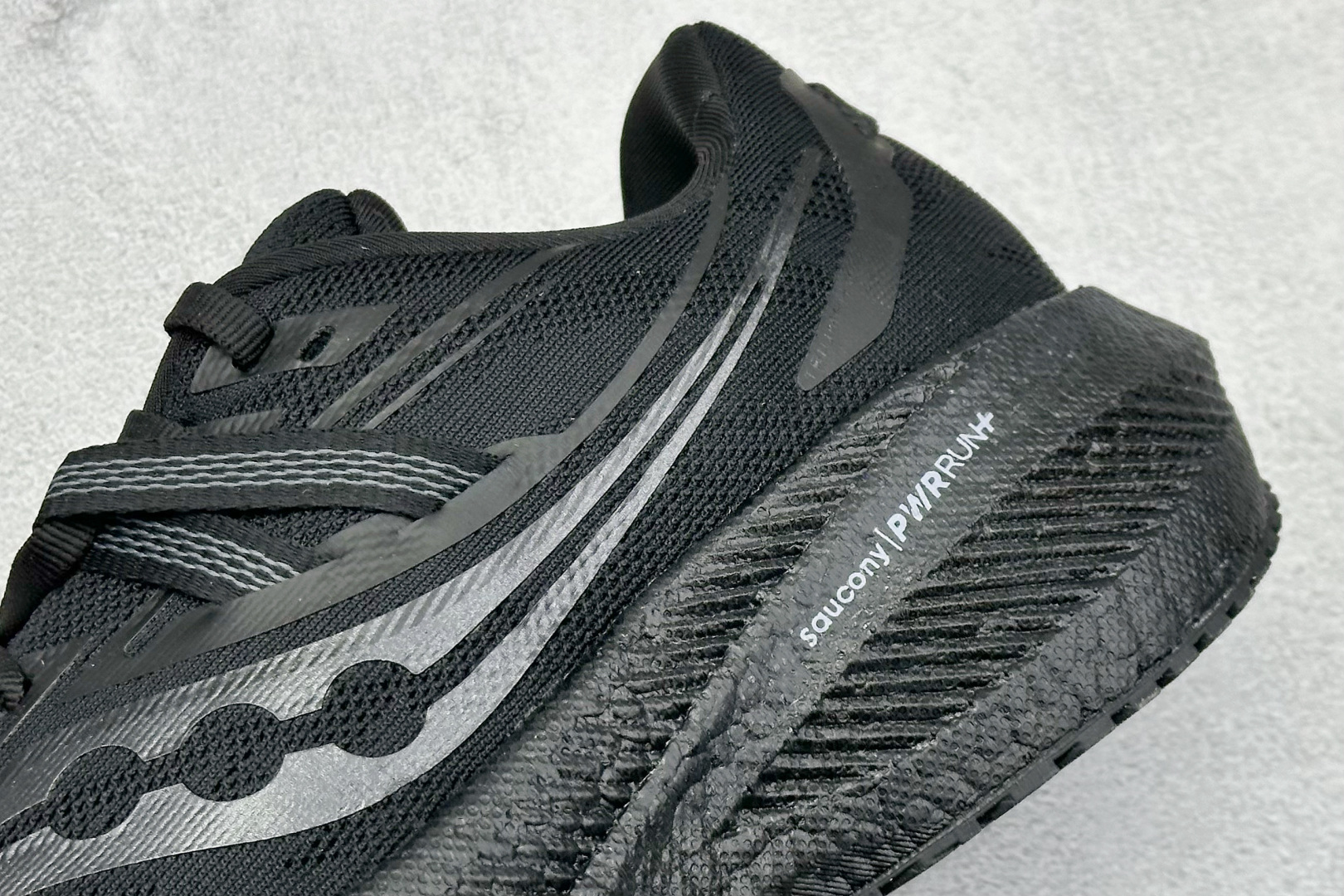  终端放店
XD版 Saucony Triumph 20 索康尼胜利20代旗舰级缓震型跑鞋 性能相比前几